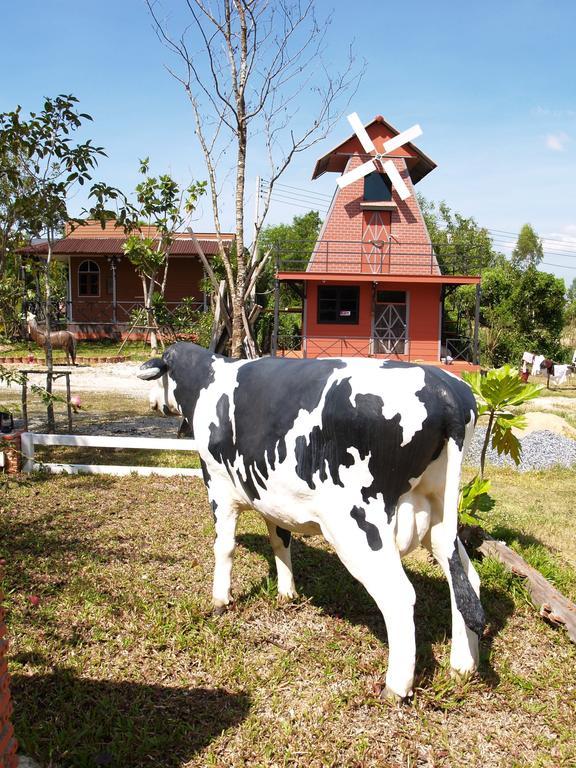 Cowboy Farm Resort Pattaya Ban Huai Yai Екстериор снимка
