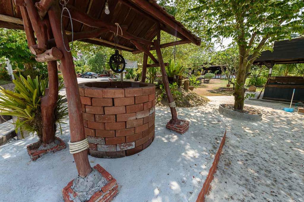 Cowboy Farm Resort Pattaya Ban Huai Yai Екстериор снимка